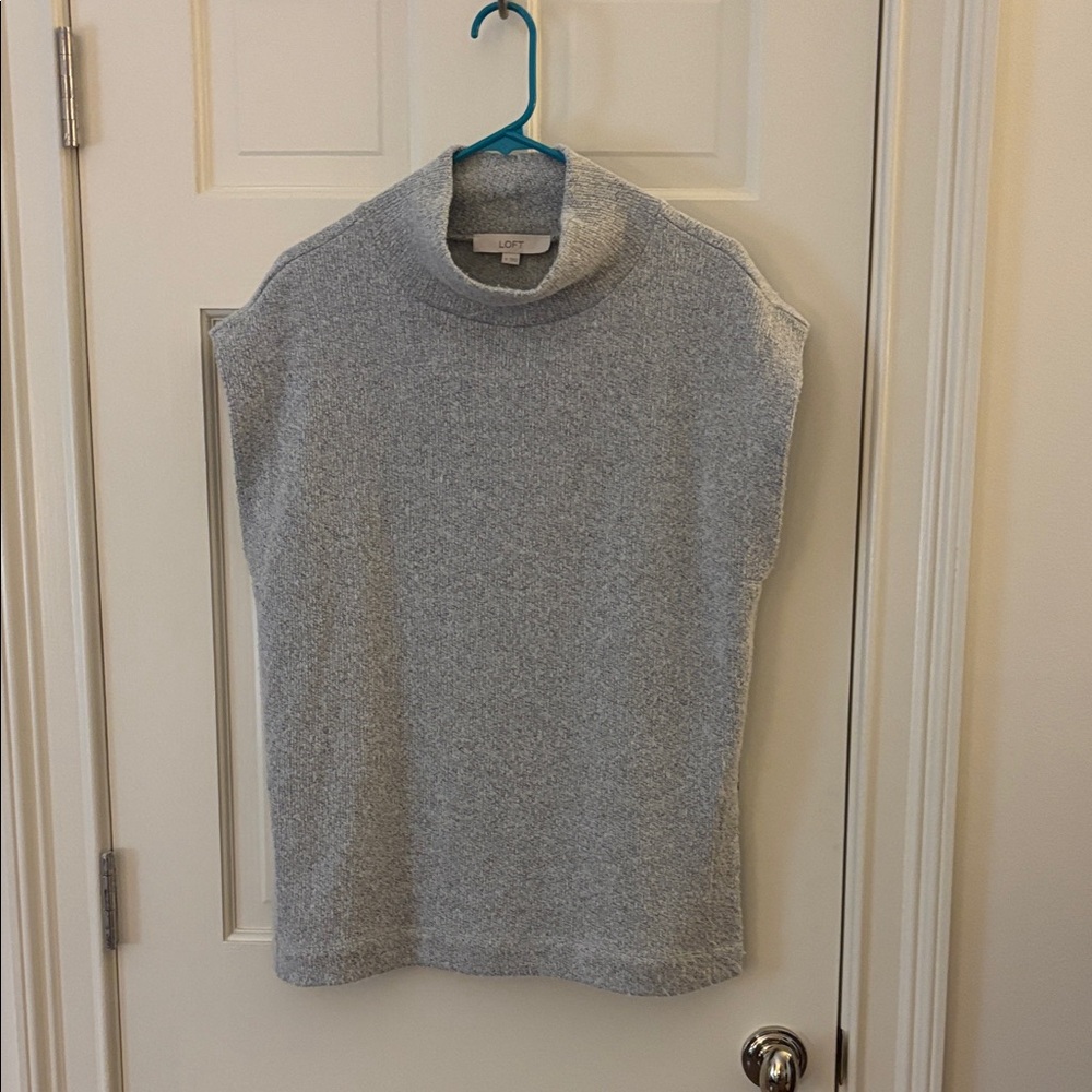 LOFT Light Gray High-Neck Sleeveless vest